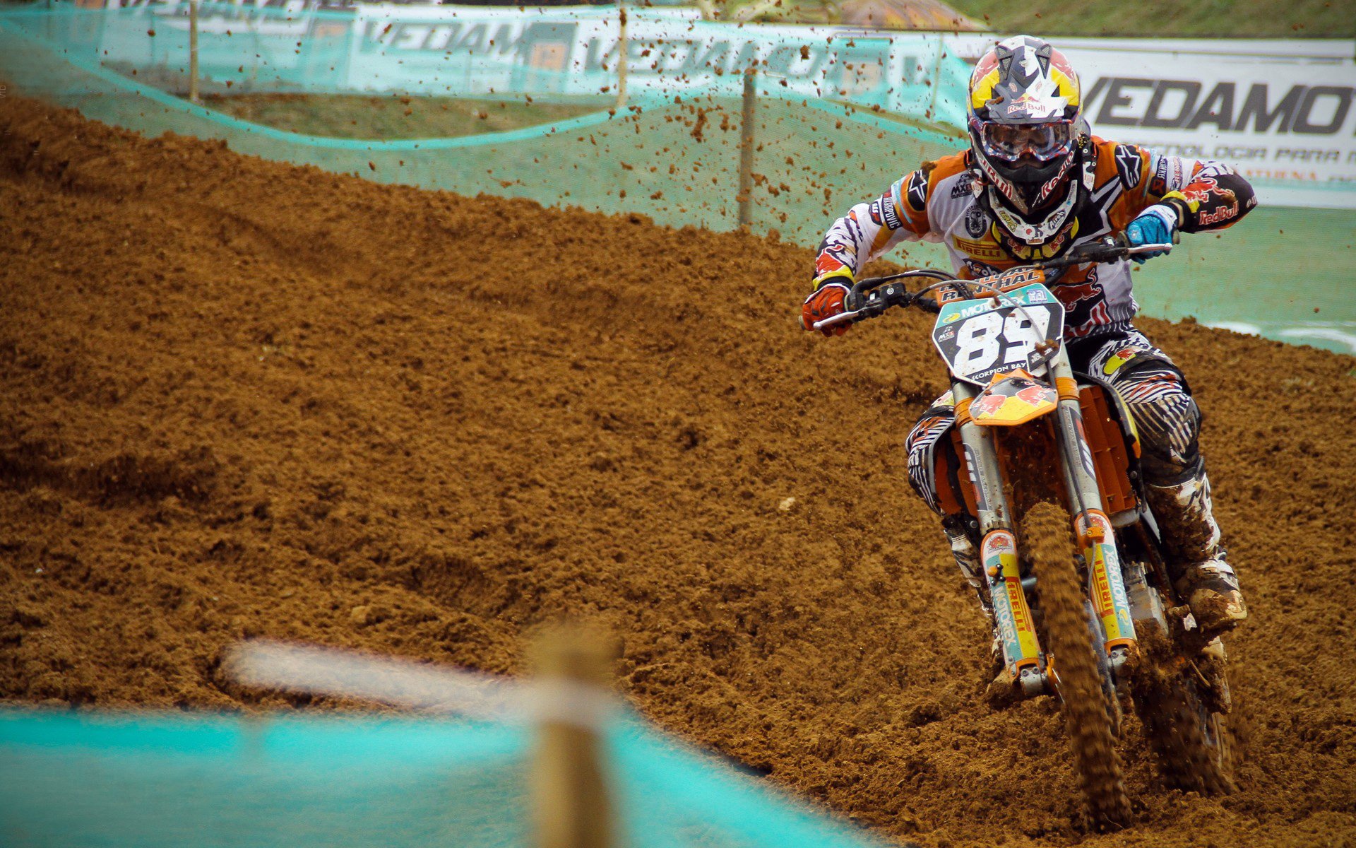 中国游泳队在多哈世锦赛上夺得7枚金牌并打破一项世界纪录，开启突破之年